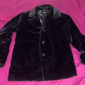 NWT Men’s black fur coat size medium